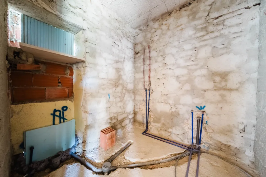 Moradia para remodelar em terreno com 1.809m2