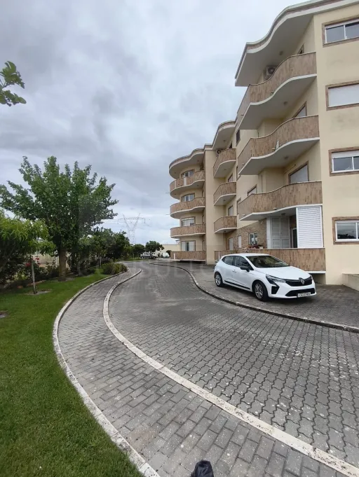 Apartamento T3 inserido em condomínio fechado no Porto Alto / Samora Correia