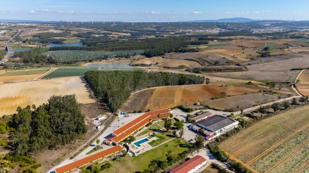 Parcela de terreno rústico de 2.350m2 em Atouguia da Baleia