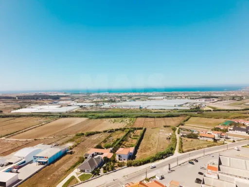 Excelente lote com projeto aprovado para moradia T3 com garagem e piscina