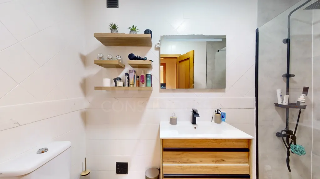 Apartamento T2 com parqueamento no Carregado