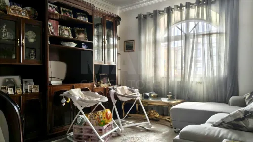 Moradia T5 de Prestígio com Vista Mar, Terreno de 2.075 m² e Detalhes Artísticos Exclusivos