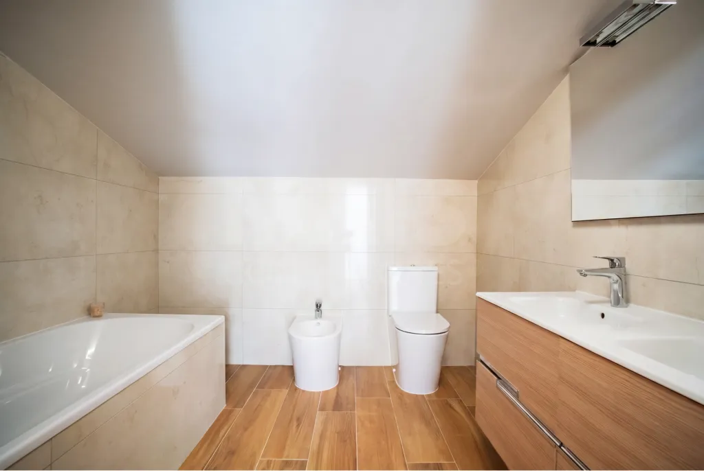 Quinta com mais de 23.000 m², piscina de água salgada e potencial de construção