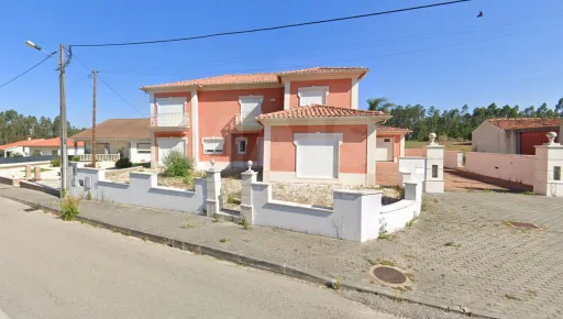 🏡 2-storey detached house in Bidoeira-Leiria