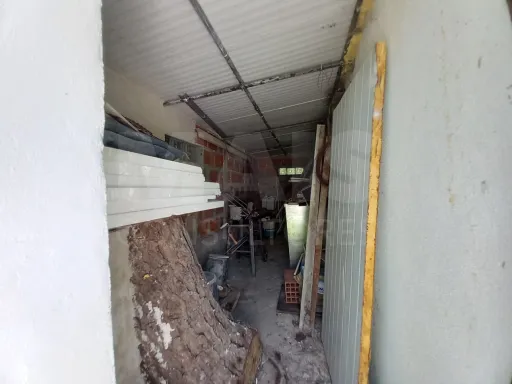 Terreno Rústico com 16840m2 com casa de apoio Calhandriz-Alhandra