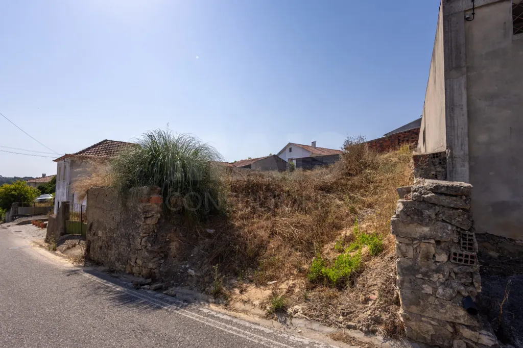 Terreno Urbano com Projeto Aprovado | Furo de Água e Opção Chave na Mão