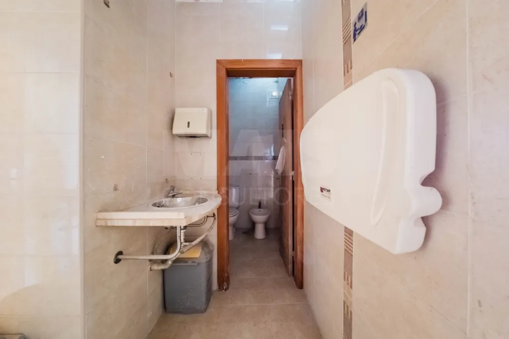 🌊 Prédio Exclusivo de 600 m² na Avenida Mais Prestigiada de Peniche com Vista Mar