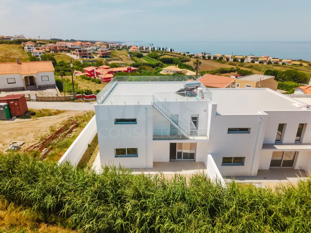 ROOFTOP PRIVATIVO com vista sobre o Atlântico | Moradia T3 com Piscina | COSTA DE PRATA
