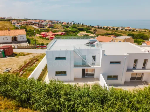 ROOFTOP PRIVATIVO com vista sobre o Atlântico | Moradia T3 com Piscina | COSTA DE PRATA