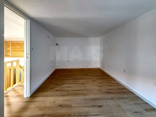 Apartamento T1 novo em Peniche