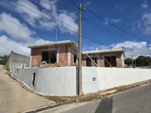 Moradia T3 com Piscina e Vista Mar e Lagoa de Óbidos