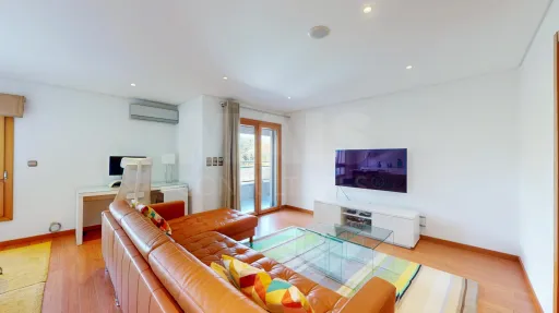 Furnished 2-bedr. apartment in Urbanization Malvarosa