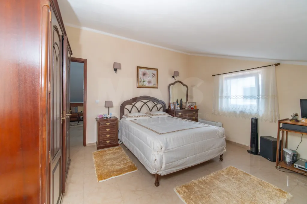 Moradia T3+1 com Garagem no Carregado