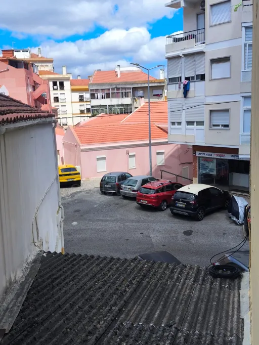 Moradia em Sacavém para remodelação total