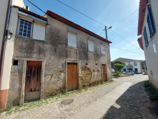 Moradia T3 com terreno em Lourosa, Oliveira do Hospital.
