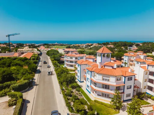 3-Bedroom Apartment with Sea View, Pool and Garage in Praia D'El Rey Golf & Beach Resort