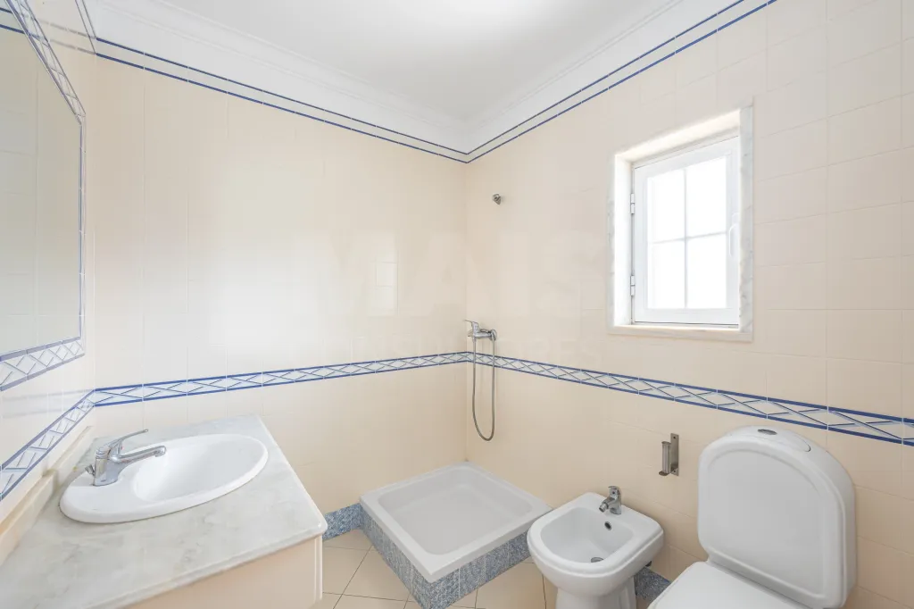 Moradia T5 com vista privilegiada em Alenquer
