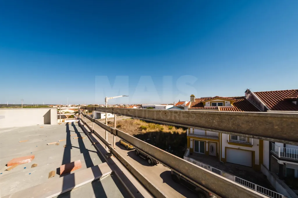 Moradia T3+1, Garagem, Espaço Exterior e Varanda Panorâmica e uma vista