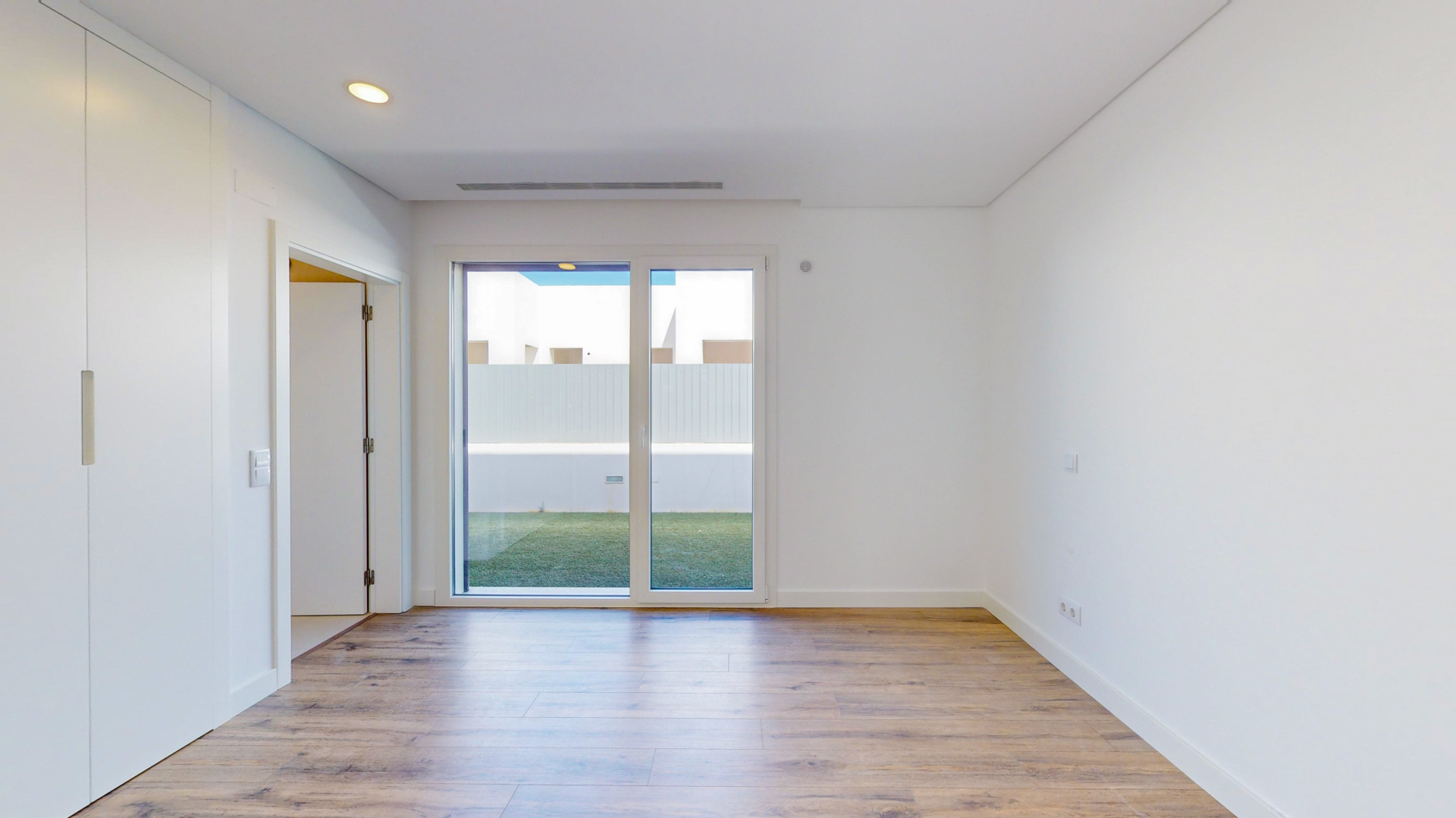 Moradias térreas T4 C\ 4 Suites e Piscina
