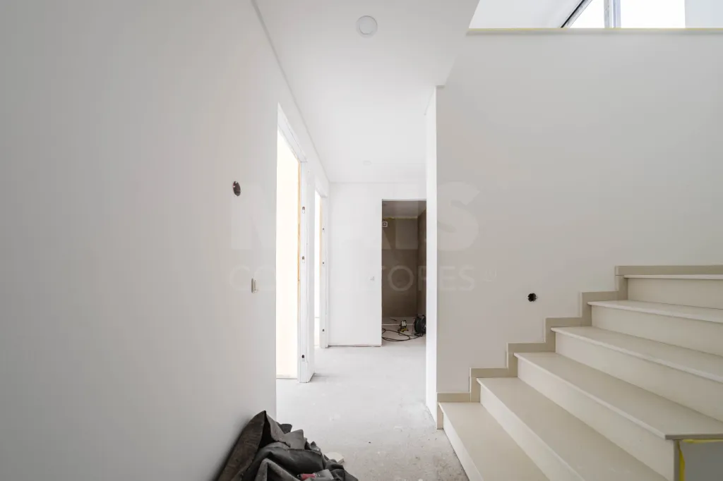 Modern New 3 Bedroom Villa with Pool in Ferrel