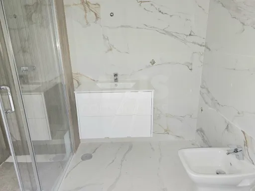 Apartamento T3 | 3º Andar | Vila Pouquet – Caldas da Rainha