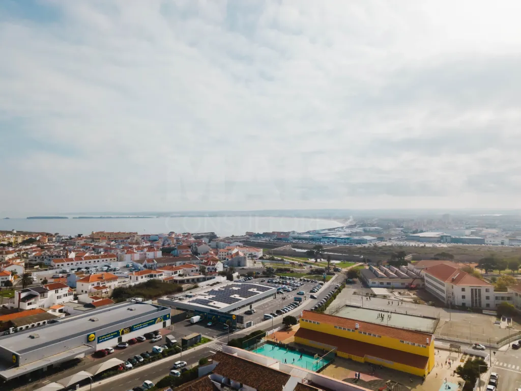 Apartamento T2 Renovado Com Vista Mar Em Peniche