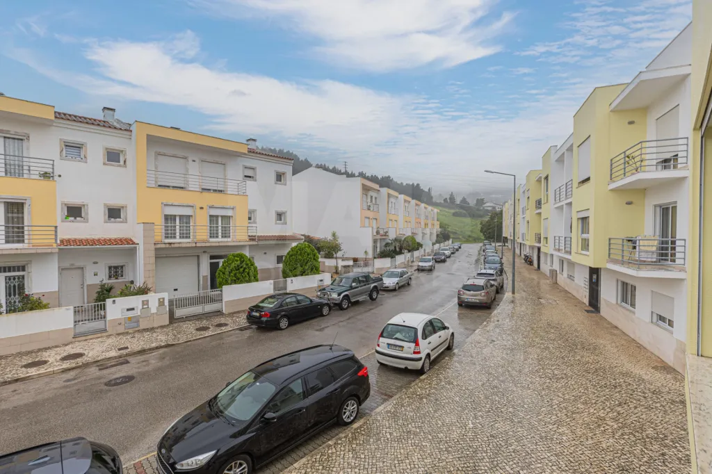 Apartamento T3 com Garagem Box e Arrecadação – São João dos Montes, Alhandra