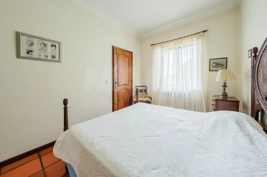 Propriedade única, a apenas 2 km de Alcobaça, com mais de 30.000 m² de terreno