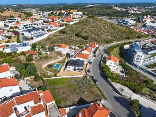 Lote Urbano c/ 464m2 e Proj. para Moradia T4 com Piscina & Vista Desafogada | VARATOJO