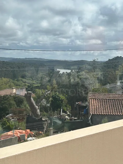 Moradia T3 de Requinte e Qualidade com Terreno no Nadadouro