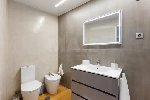 Andar de Moradia T2 Totalmente Remodelado a menos de 10 Minutos das Praias de Peniche