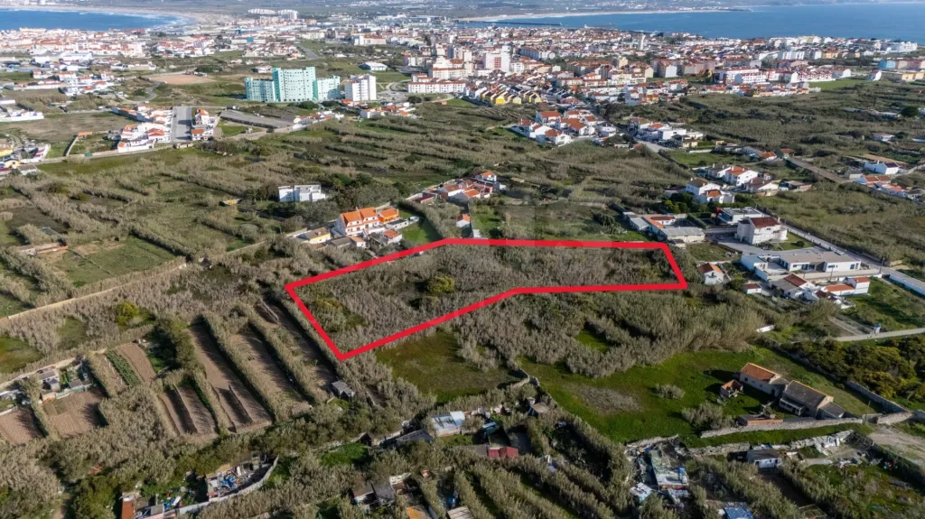 Terreno com 7.840m2 em Peniche