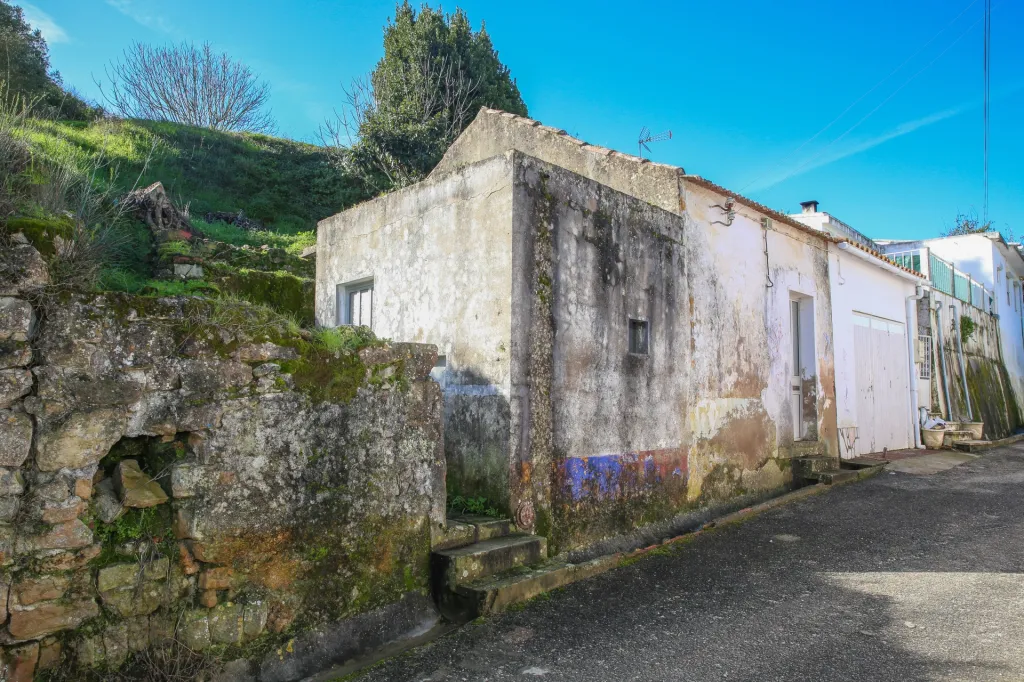 Moradia T2 para Remodelar a 15 minutos Alenquer